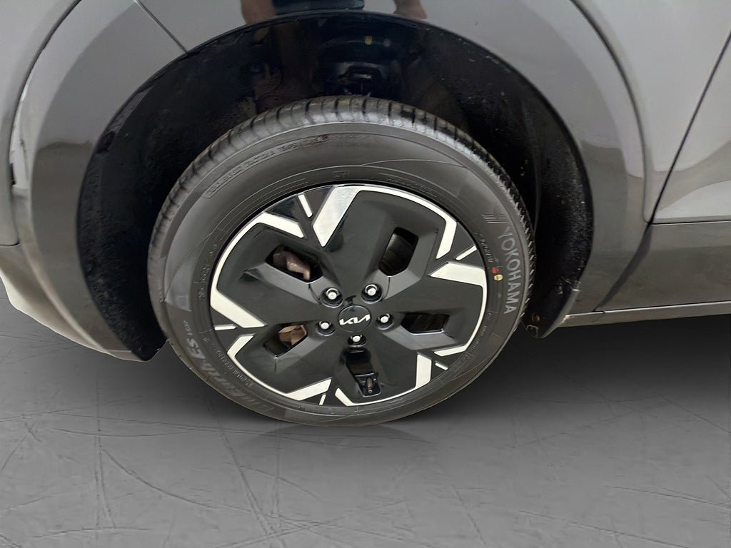 Vehicle Image 31
