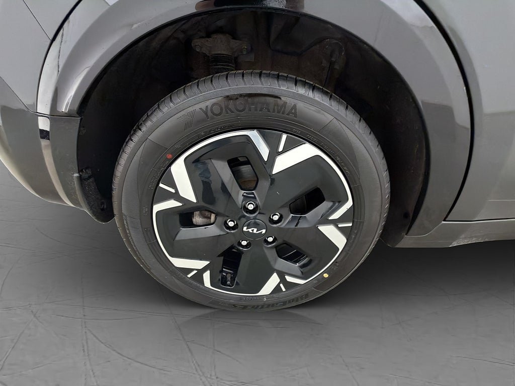 Vehicle Image 33