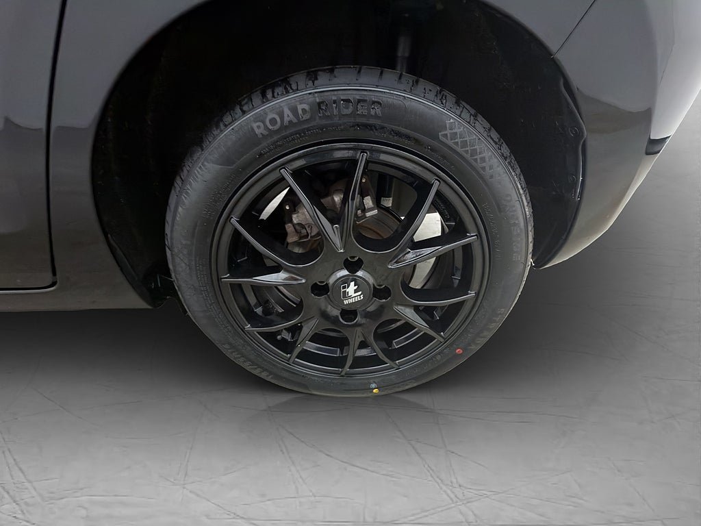 Vehicle Image 30