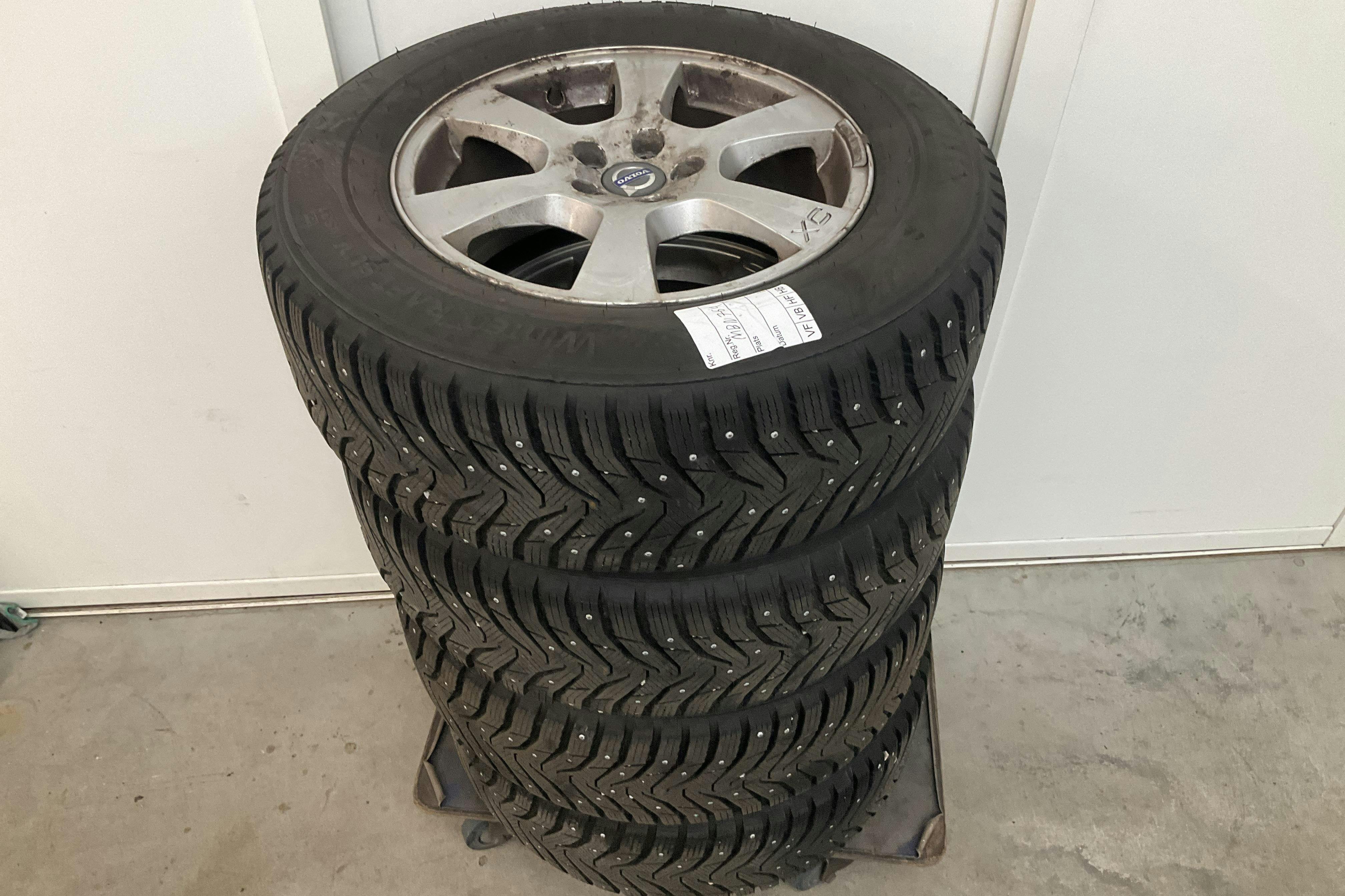 Vehicle Image 12