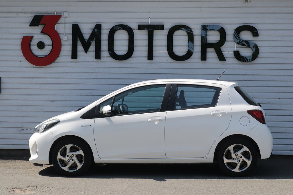 Vehicle Image 3