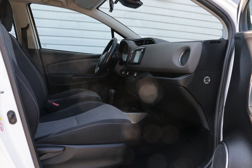 Vehicle Image 15