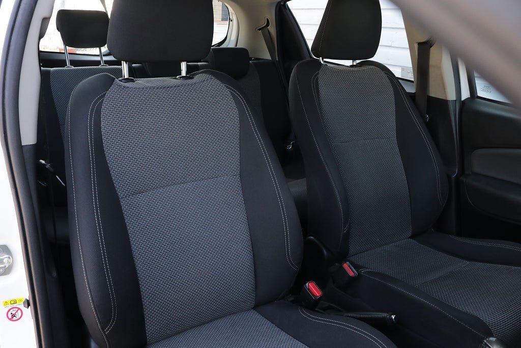 Vehicle Image 18