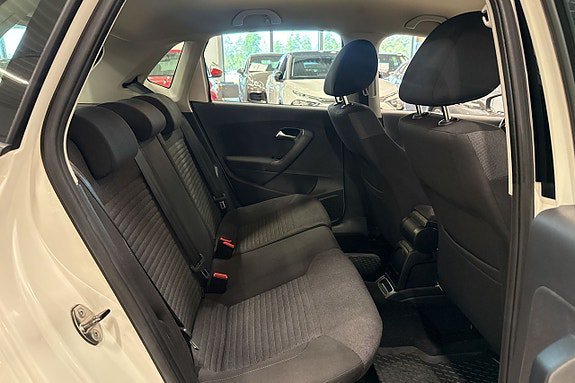 Vehicle Image 19