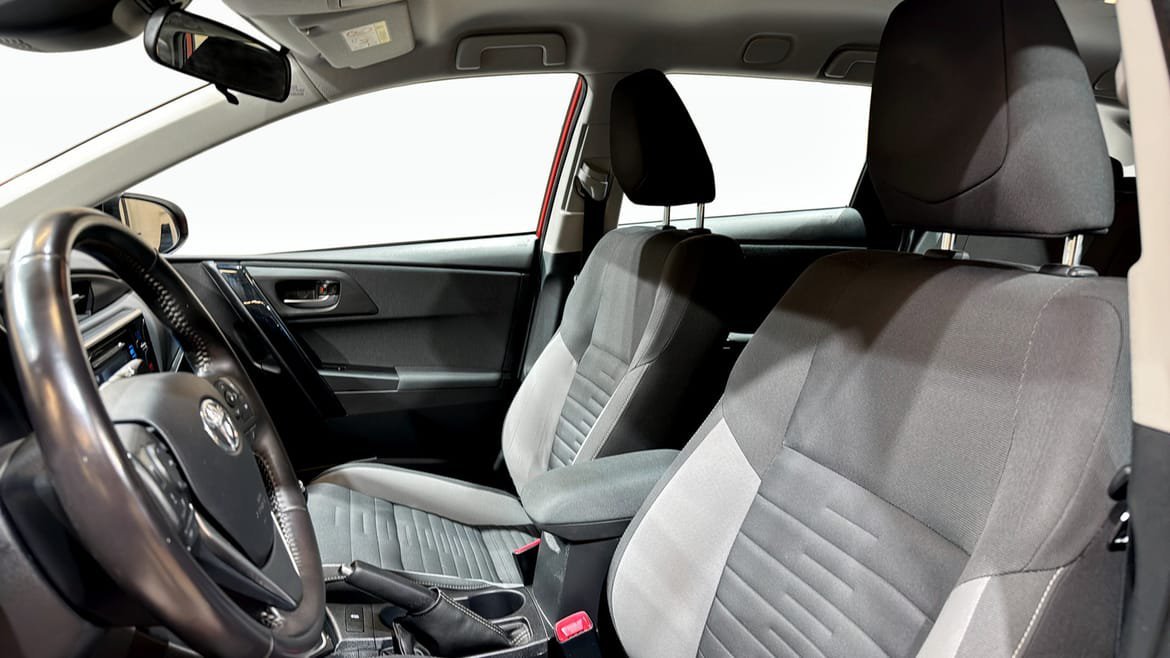 Vehicle Image 8