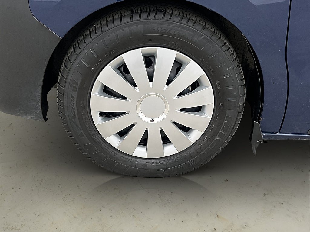 Vehicle Image 26