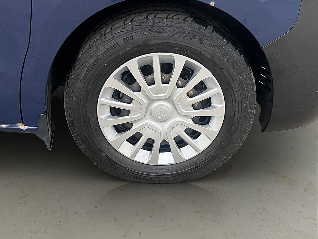 Vehicle Image 32