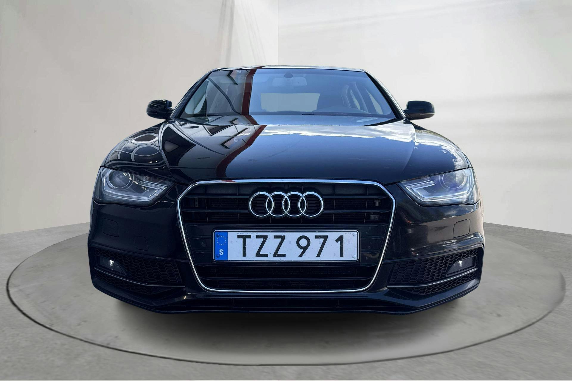 Vehicle Image 4