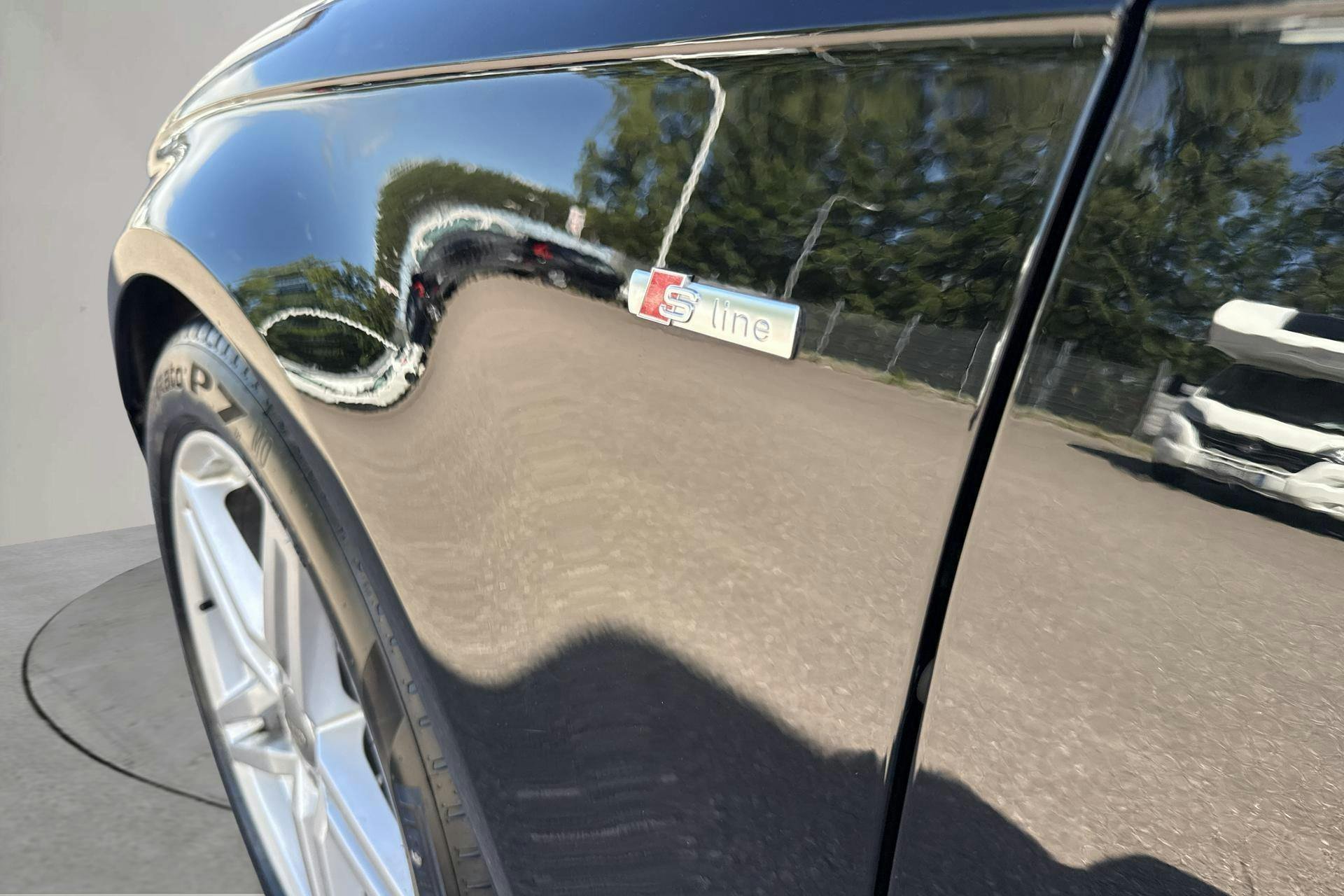 Vehicle Image 14