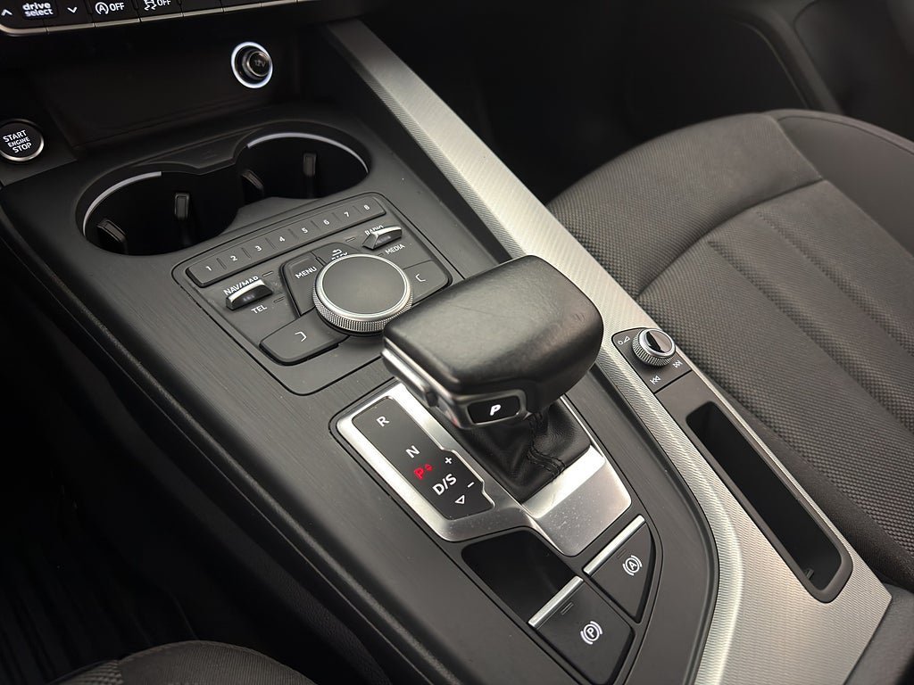 Vehicle Image 19