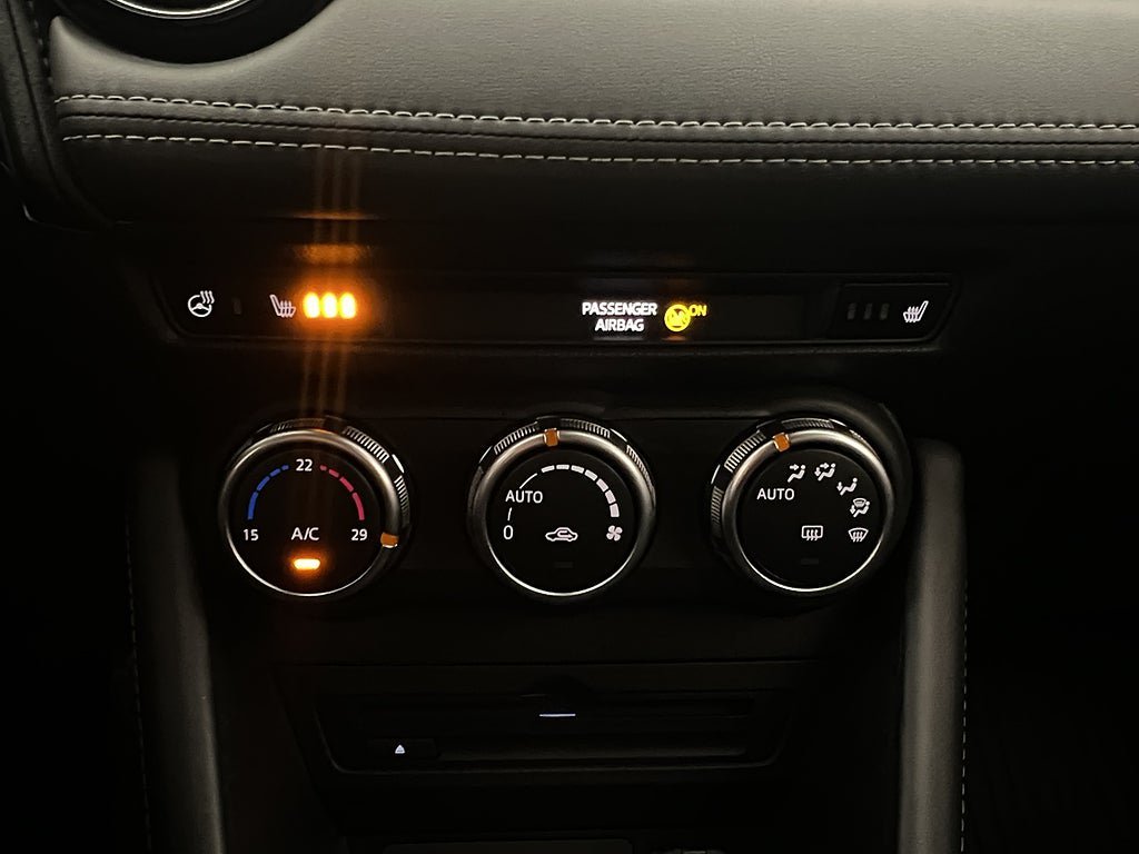 Vehicle Image 23
