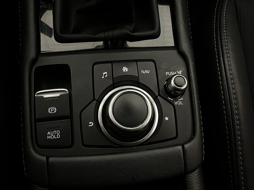 Vehicle Image 24