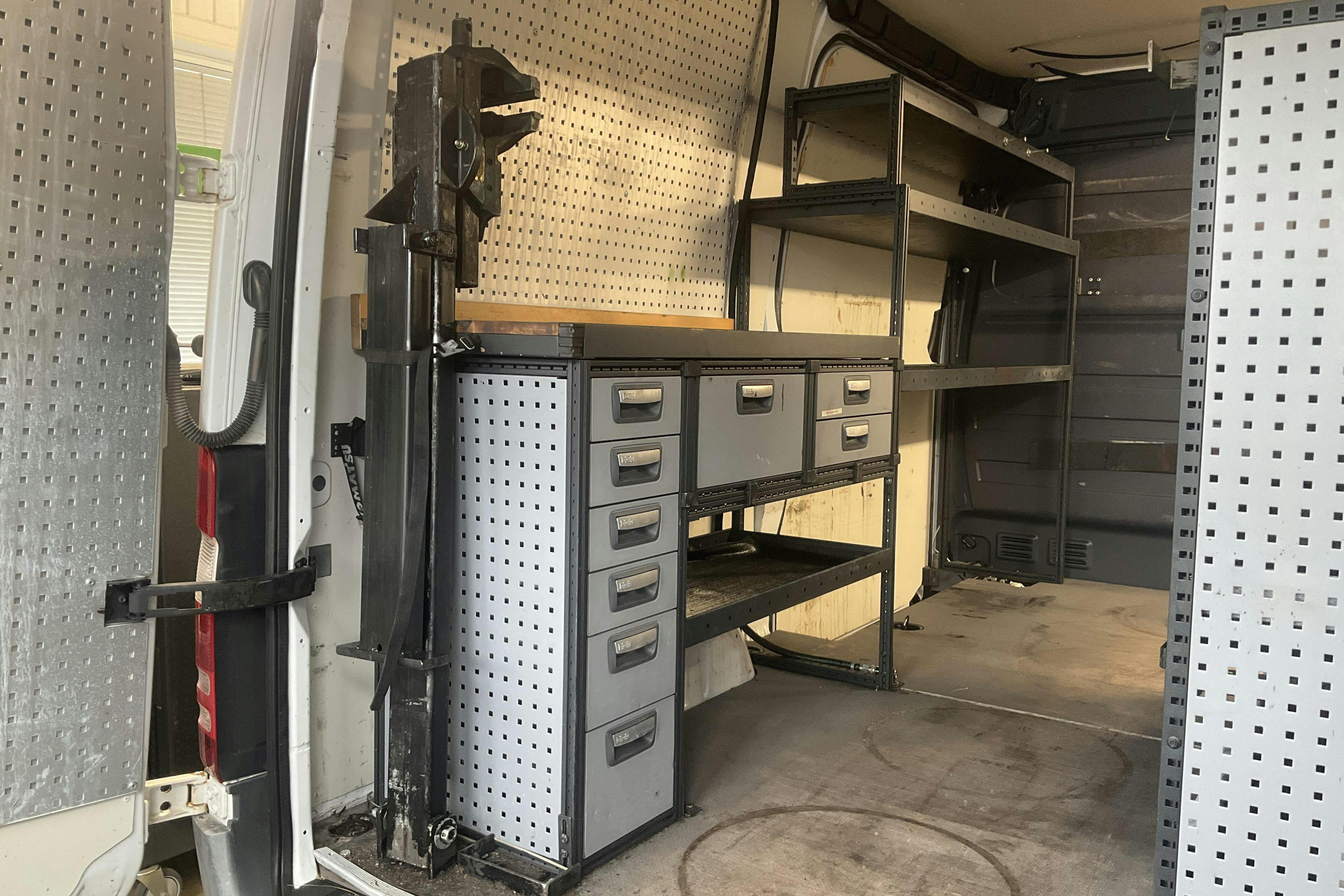 Vehicle Image 14