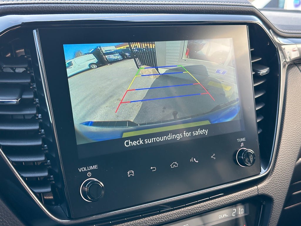 Vehicle Image 14