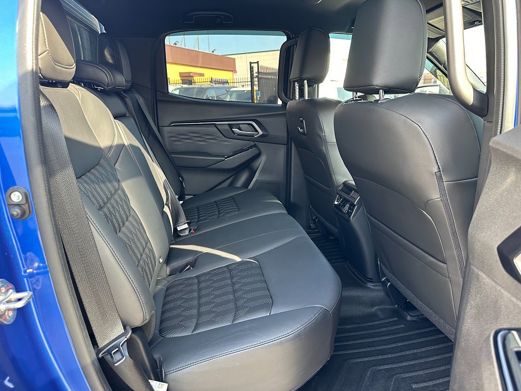 Vehicle Image 17