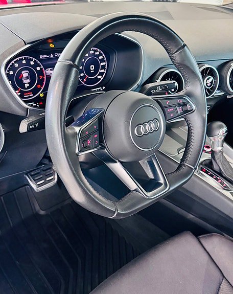 Vehicle Image 15