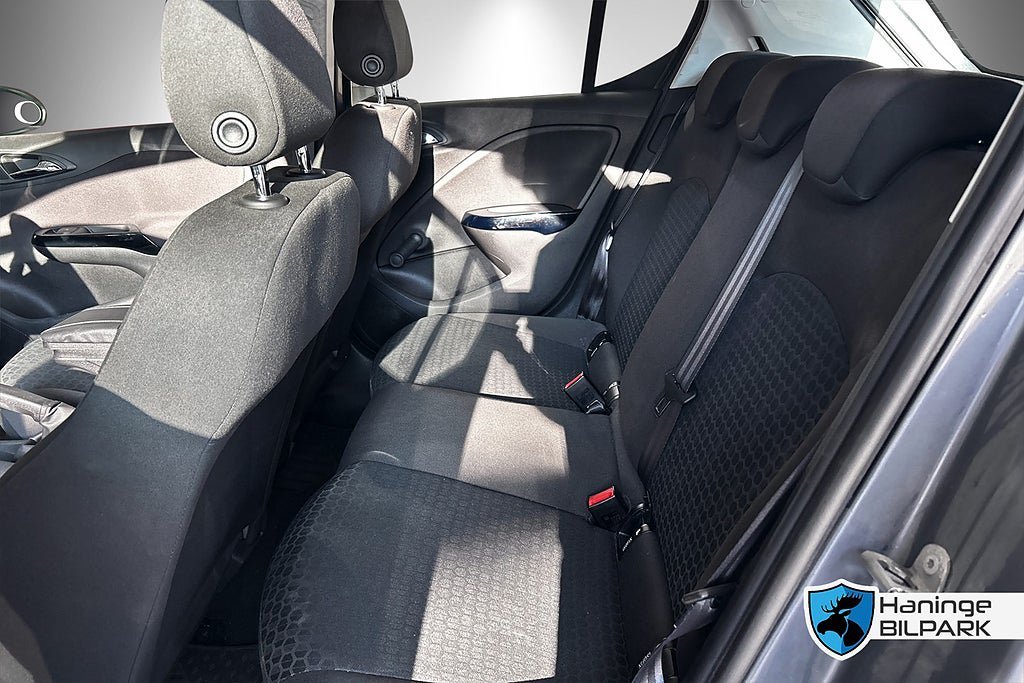 Vehicle Image 16