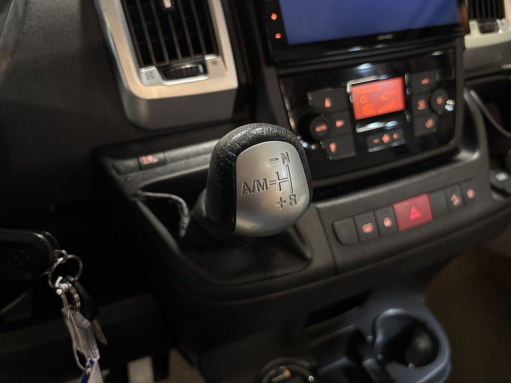 Vehicle Image 24