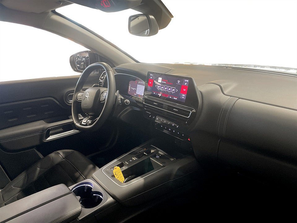 Vehicle Image 11
