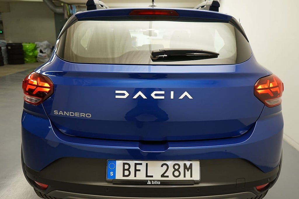 Vehicle Image 13