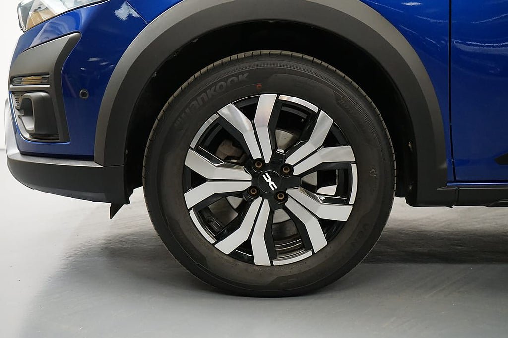 Vehicle Image 15