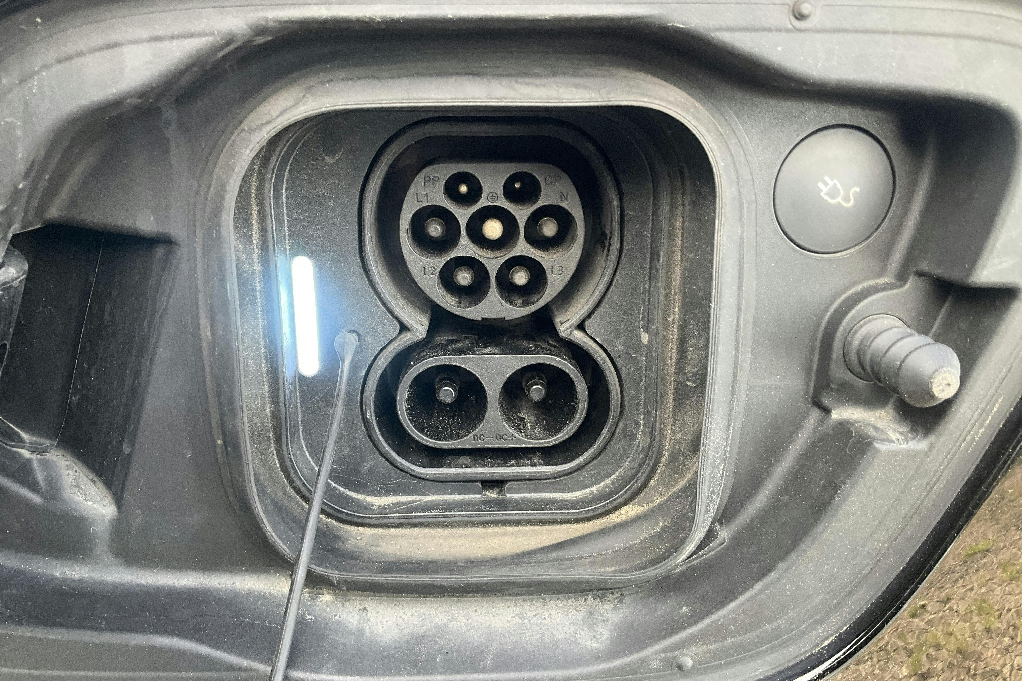 Vehicle Image 17