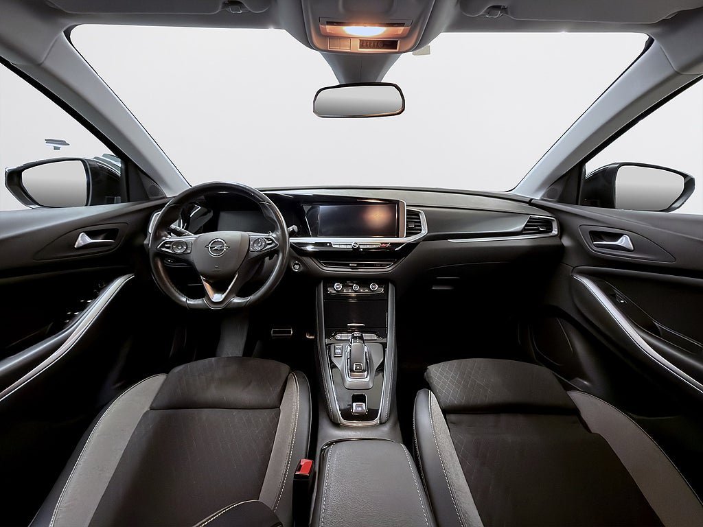 Vehicle Image 10