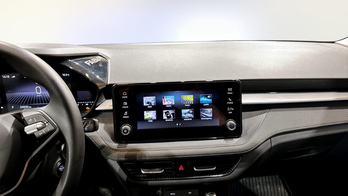 Vehicle Image 9