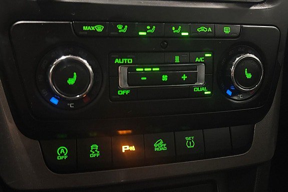 Vehicle Image 24