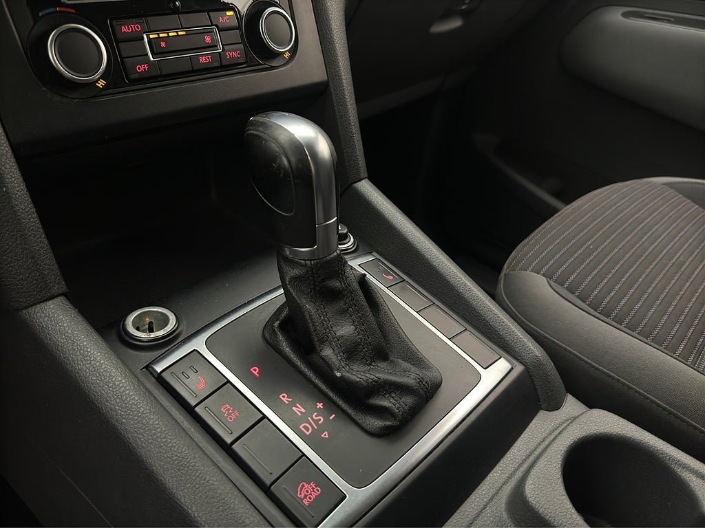 Vehicle Image 23