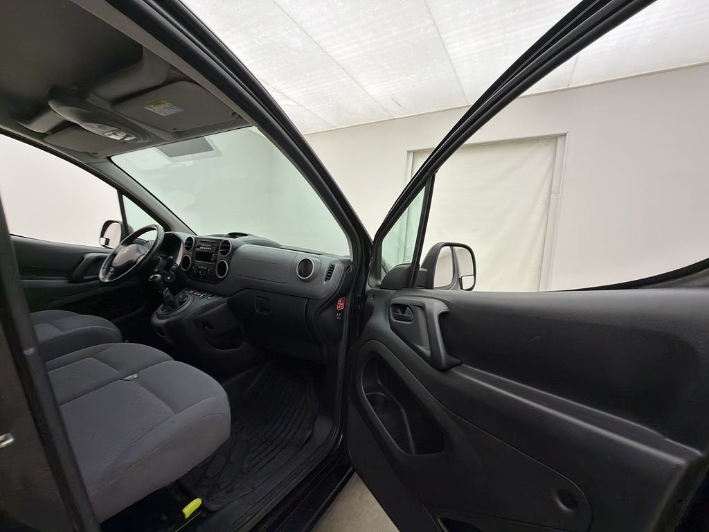 Vehicle Image 27