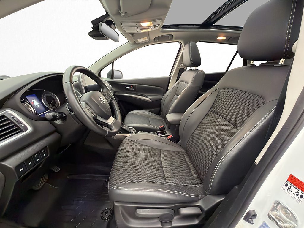 Vehicle Image 10