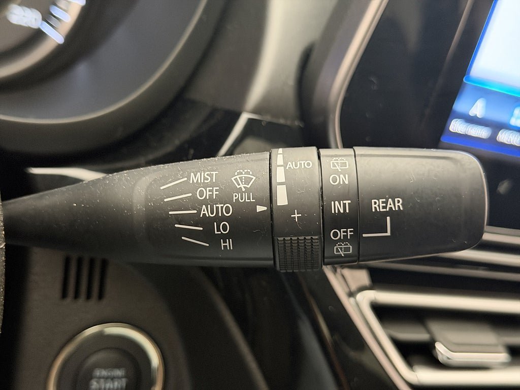 Vehicle Image 32