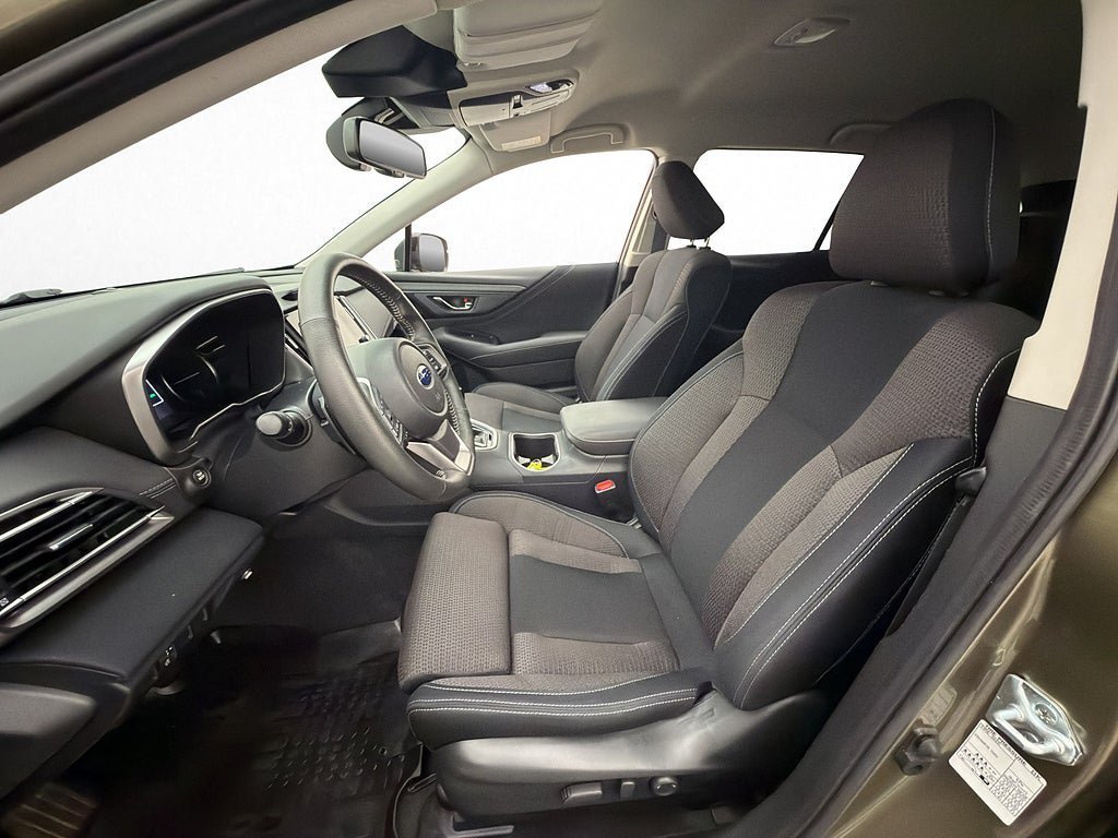 Vehicle Image 32