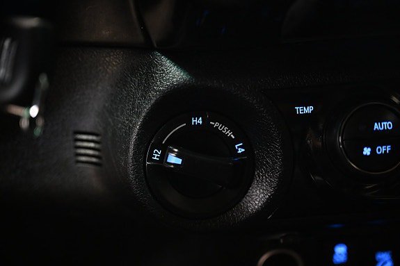 Vehicle Image 26