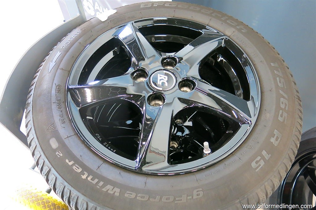 Vehicle Image 16