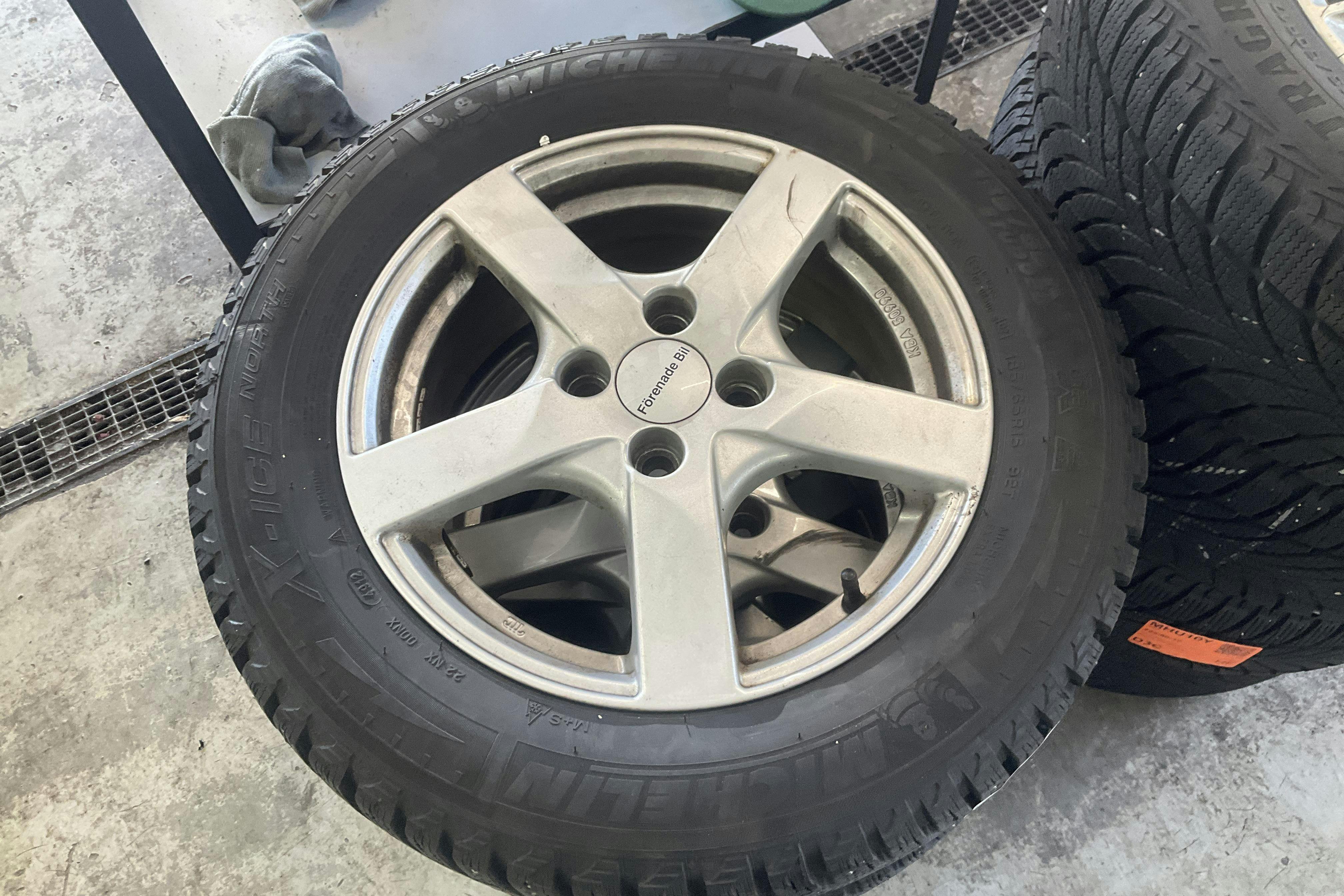 Vehicle Image 12
