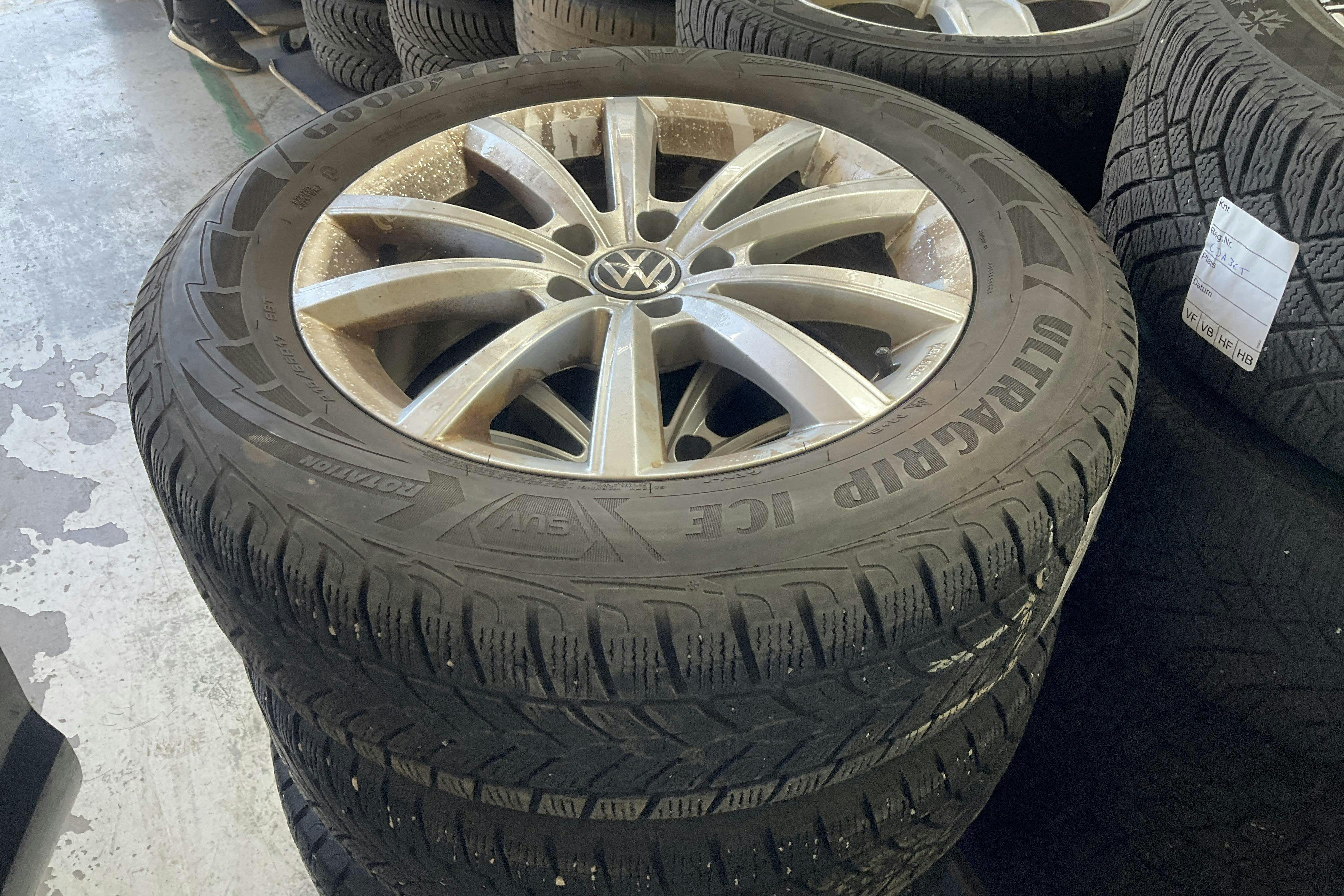 Vehicle Image 14