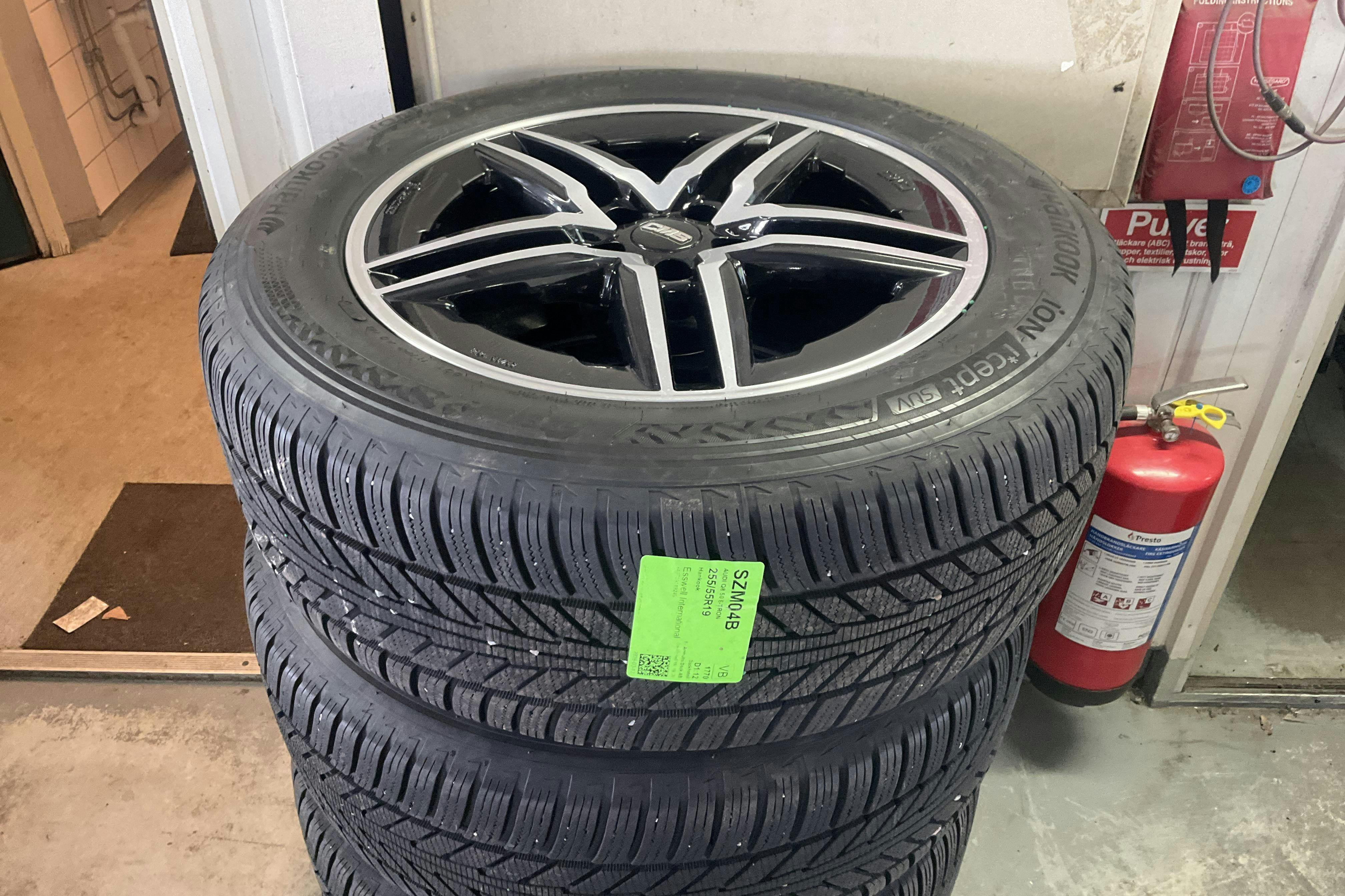 Vehicle Image 15