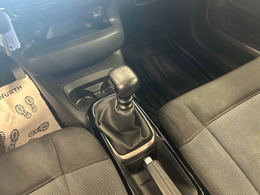 Vehicle Image 17