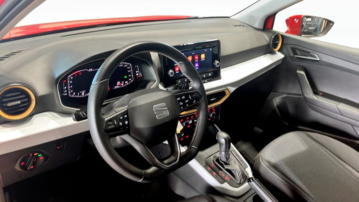 Vehicle Image 7