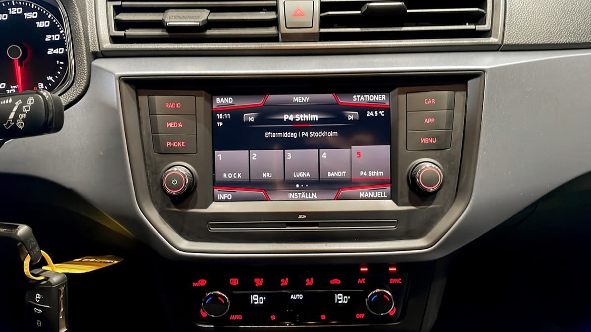 Vehicle Image 9