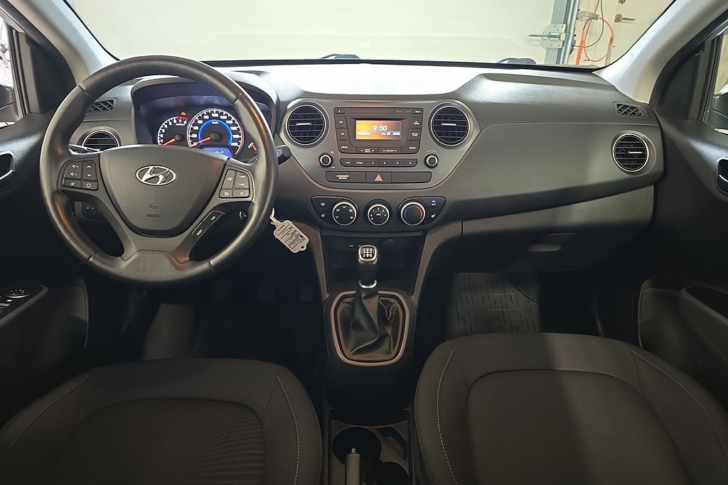 Vehicle Image 8