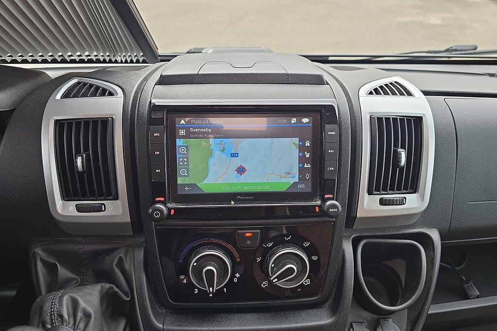 Vehicle Image 28