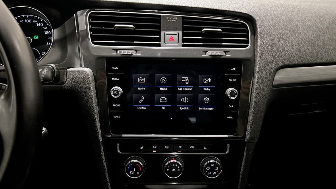 Vehicle Image 9