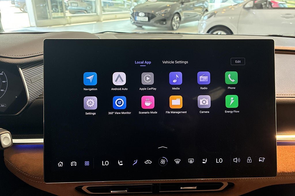 Vehicle Image 13