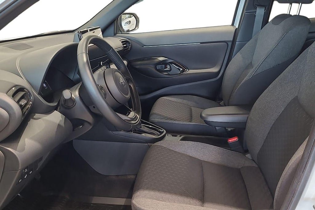 Vehicle Image 12