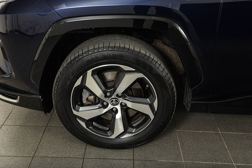 Vehicle Image 21