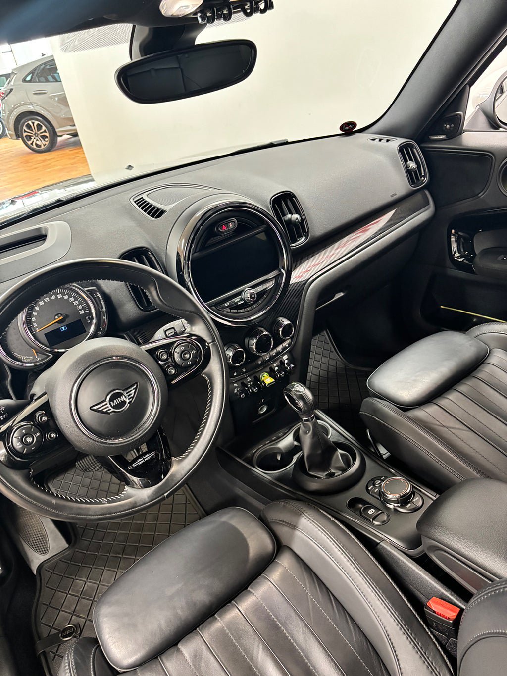 Vehicle Image 13