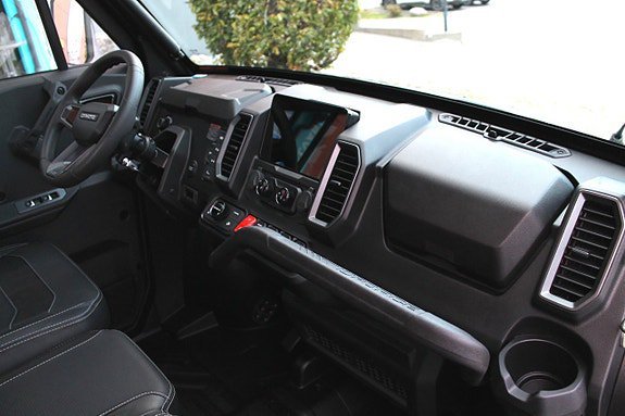 Vehicle Image 24